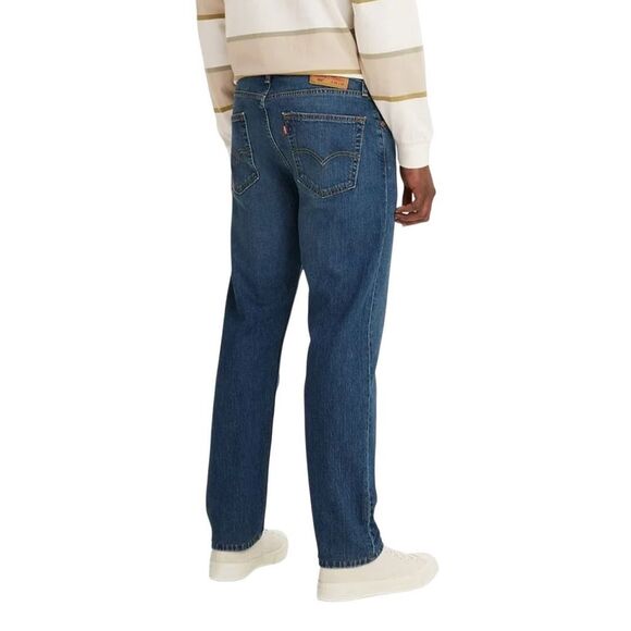 Levis NWT Men’s 502 Taper 36/33. Sits below waist, regular fit through thigh. St